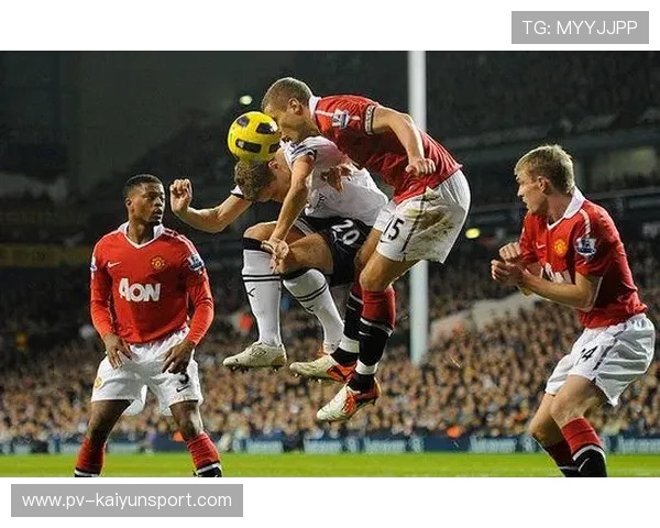 足坛名宿点评：谁是当今英超最佳中场？，英超最佳中卫