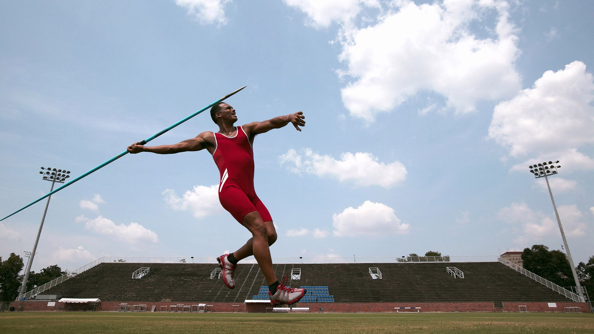 开云体育登录网站入口-田联钻石联赛：博尔特百米夺金，刷新赛季最佳，博尔特钻石联赛100米